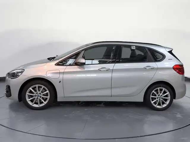BMW 225