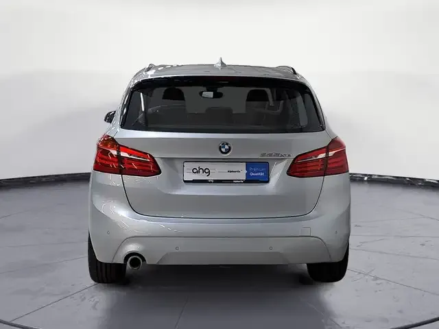 BMW 225