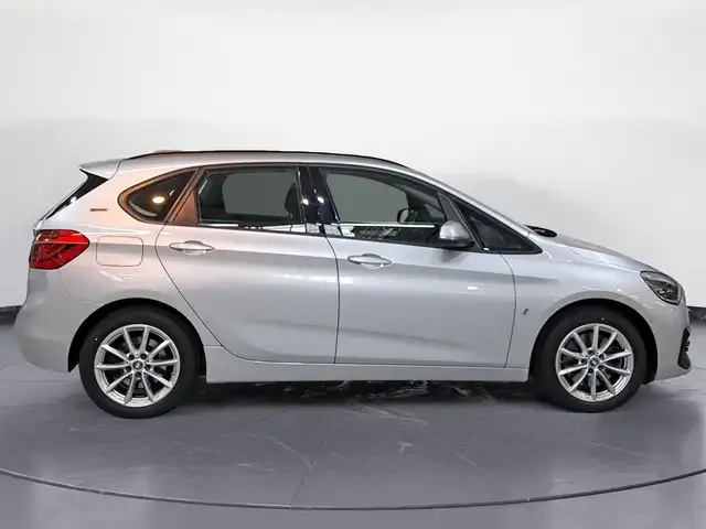BMW 225