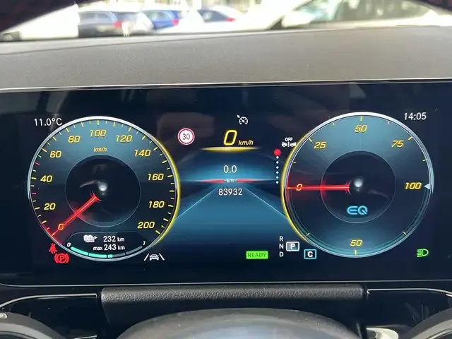 Mercedes-Benz EQA 300