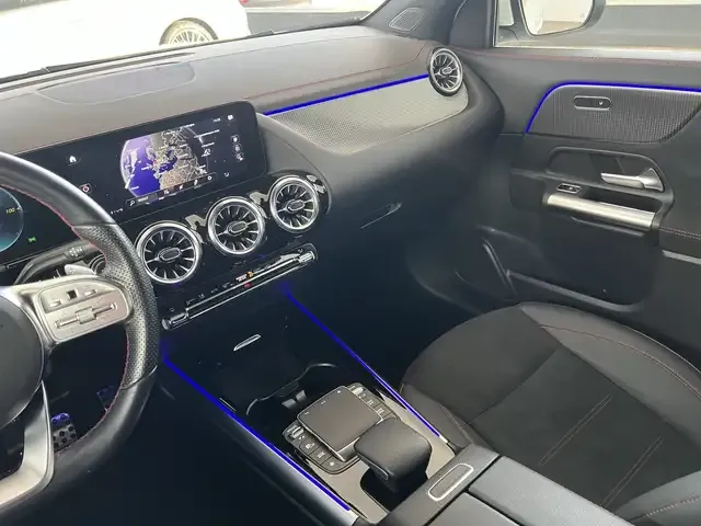 Mercedes-Benz EQA 300