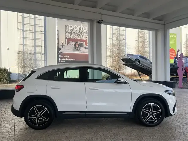 Mercedes-Benz EQA 300
