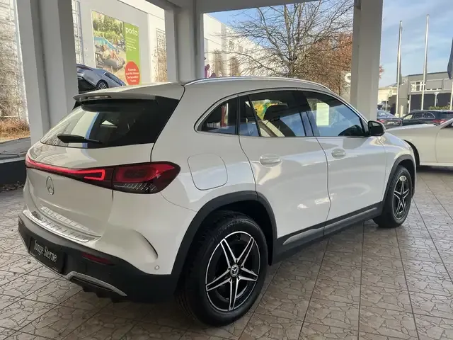 Mercedes-Benz EQA 300