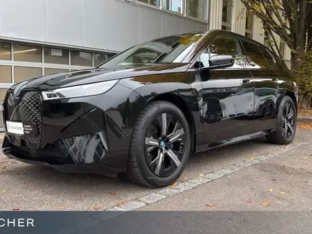 BMW iX