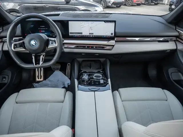 BMW i5