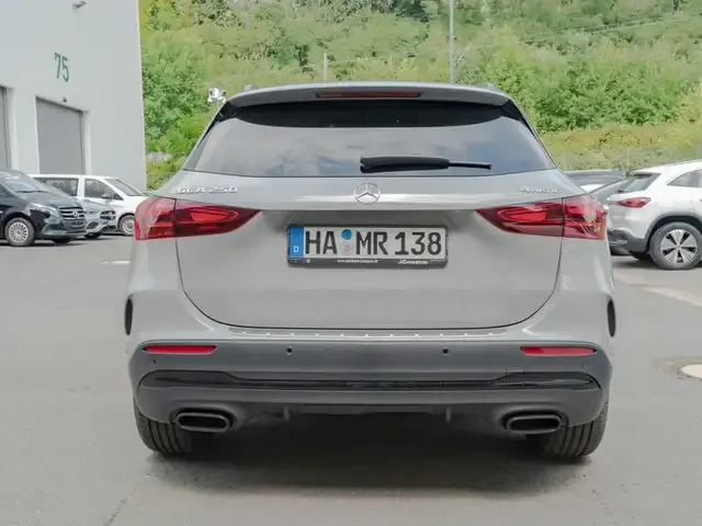 Mercedes-Benz GLA 250
