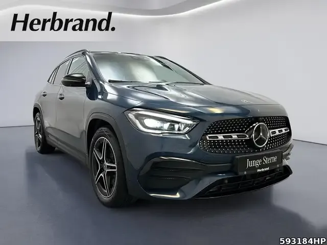 Mercedes-Benz GLA 220