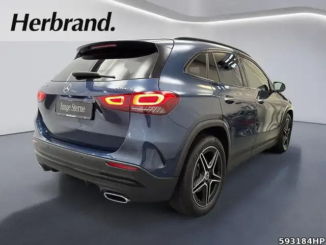Mercedes-Benz GLA 220