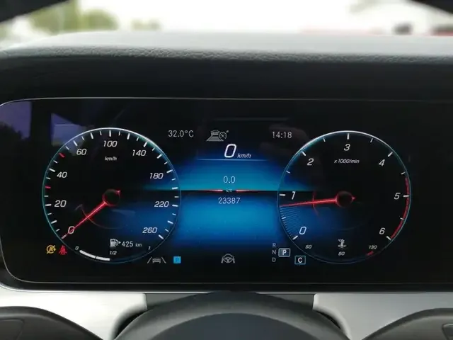 Mercedes-Benz E 220