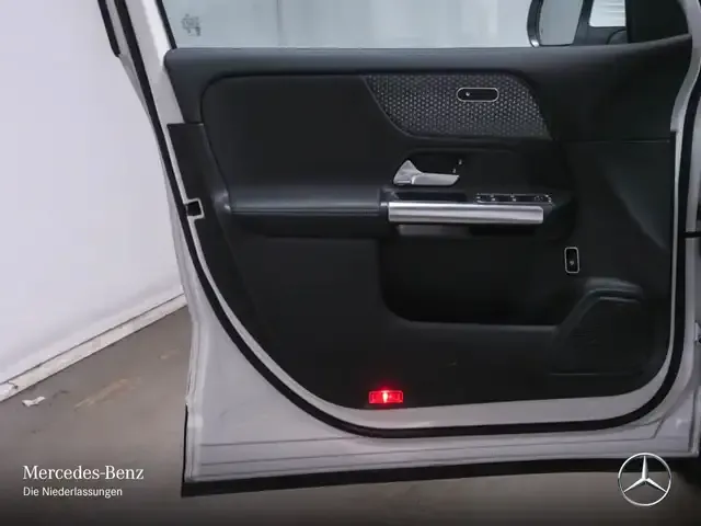 Mercedes-Benz EQA 300