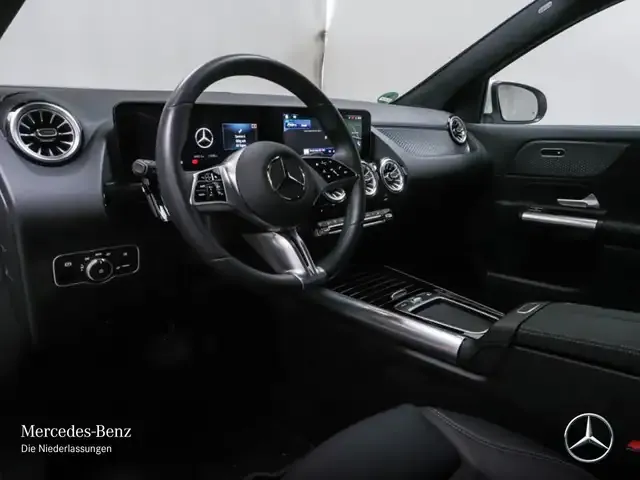 Mercedes-Benz EQA 300