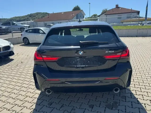 BMW 120
