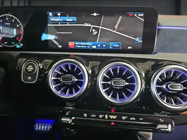 Mercedes-Benz CLA 180