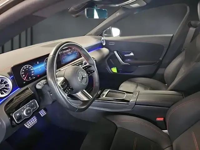 Mercedes-Benz CLA 180