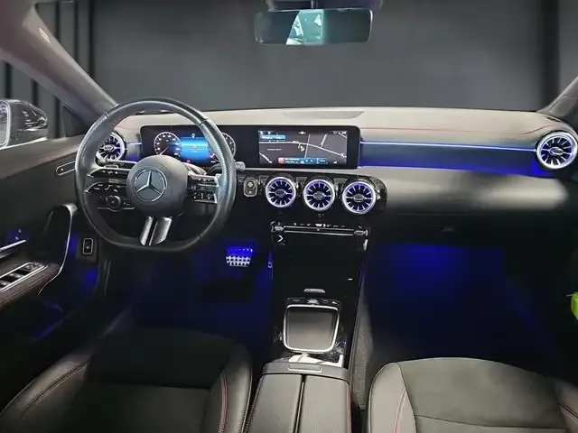 Mercedes-Benz CLA 180