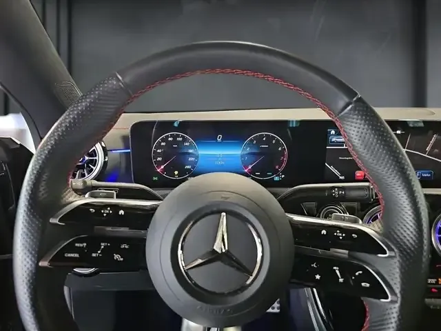 Mercedes-Benz CLA 180