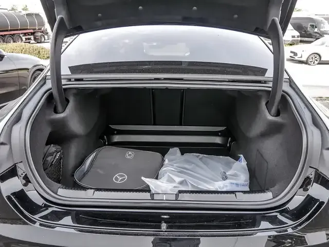 Mercedes-Benz EQE 300