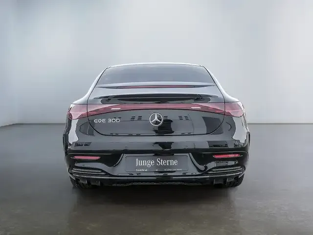Mercedes-Benz EQE 300