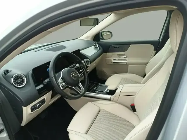 Mercedes-Benz EQA 300