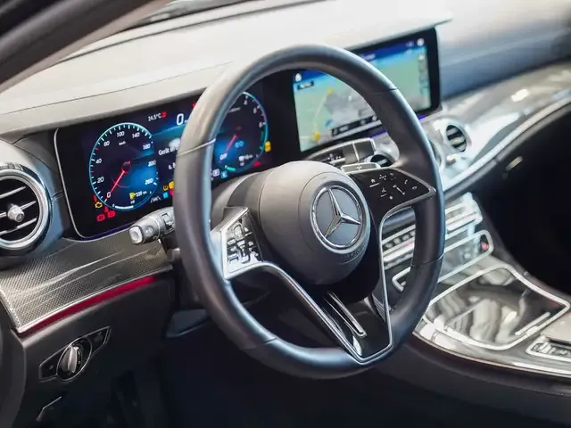 Mercedes-Benz E 300