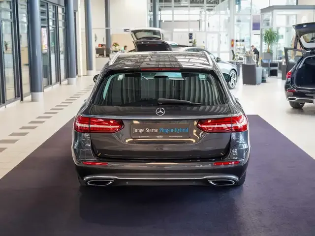 Mercedes-Benz E 300