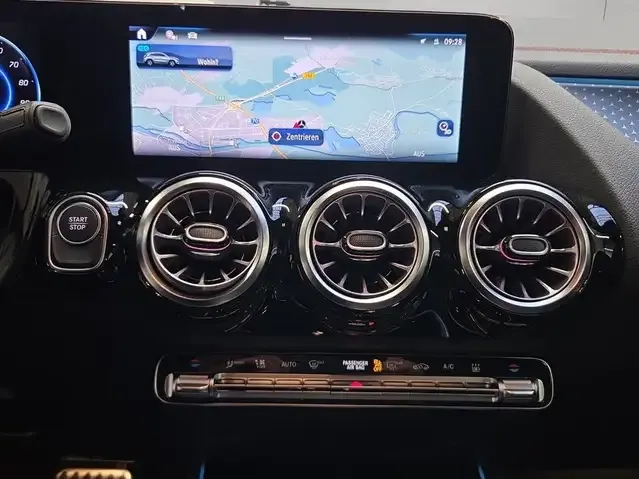 Mercedes-Benz EQA 300