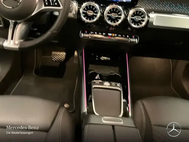 Mercedes-Benz EQB 300