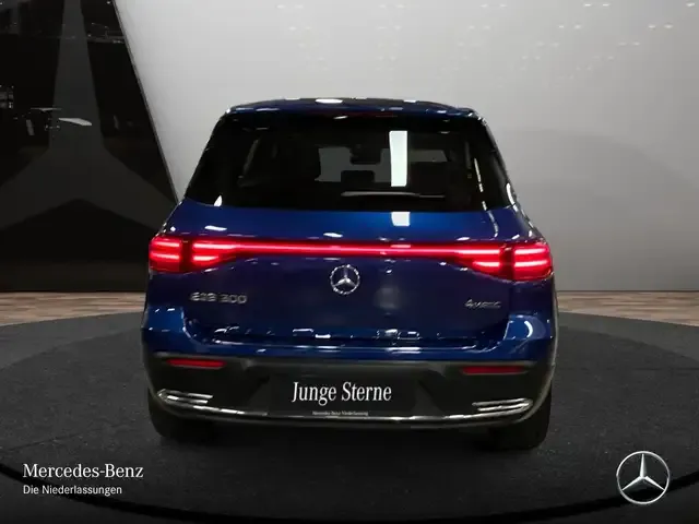 Mercedes-Benz EQB 300