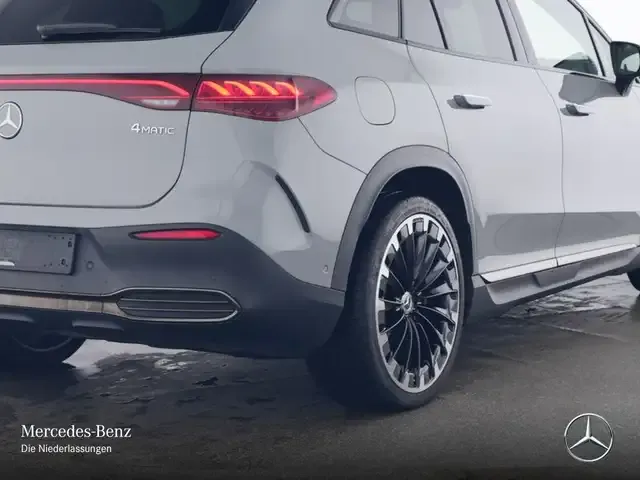 Mercedes-Benz EQE SUV