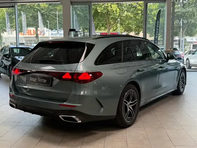 Mercedes-Benz E 300
