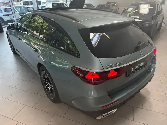 Mercedes-Benz E 300