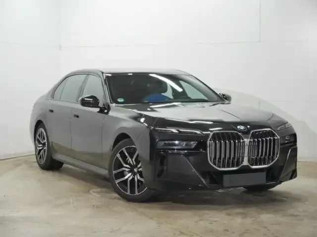 BMW 740