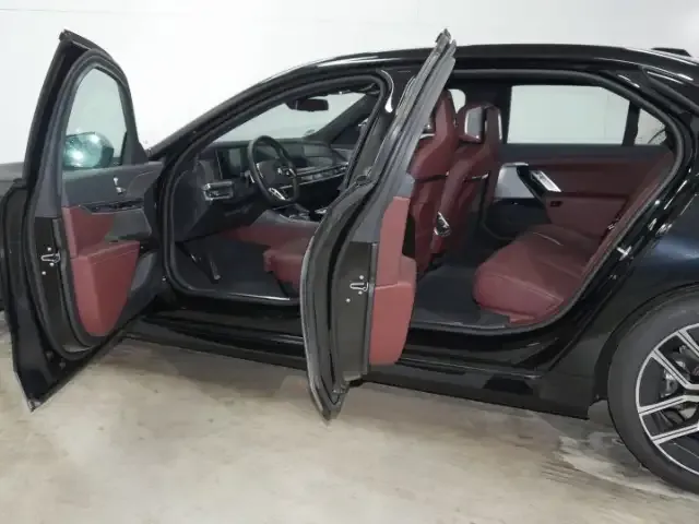 BMW 740