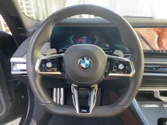 BMW 740