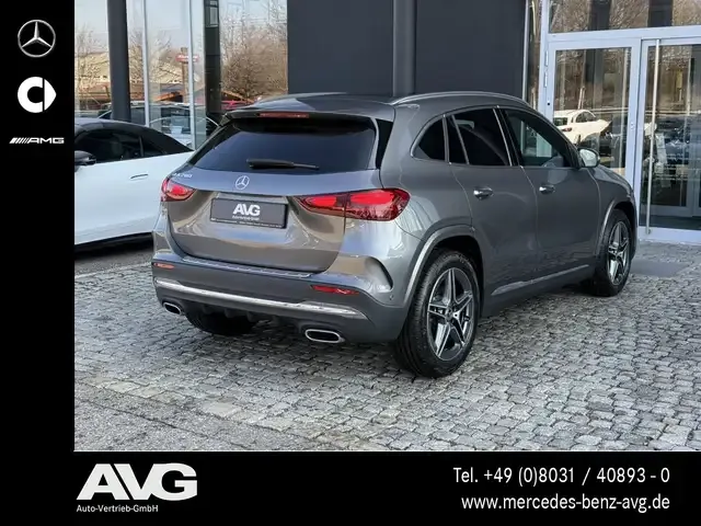 Mercedes-Benz GLA 200