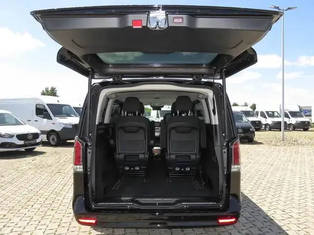 Mercedes-Benz V 220