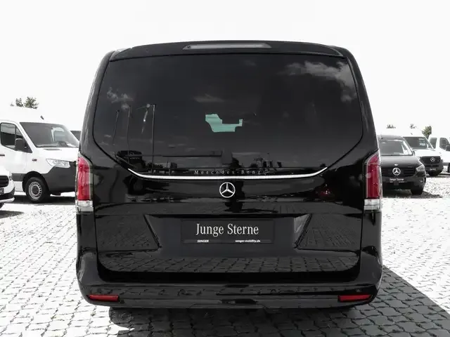 Mercedes-Benz V 220