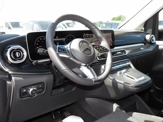 Mercedes-Benz V 220