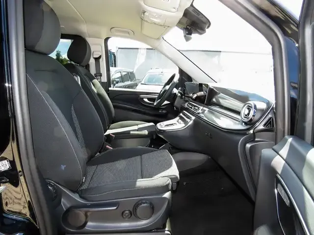 Mercedes-Benz V 220