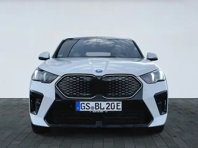 BMW iX2