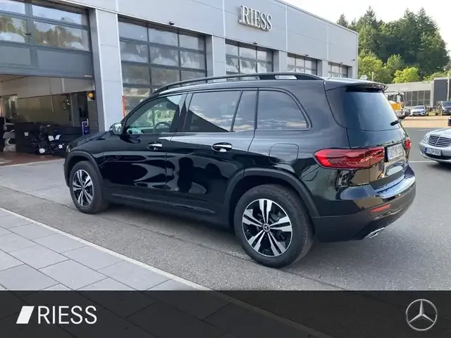 Mercedes-Benz GLB 200