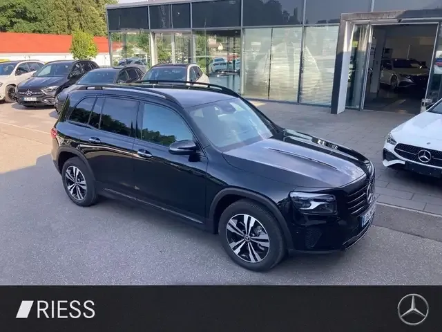Mercedes-Benz GLB 200