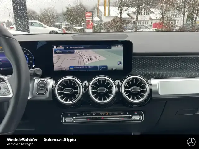 Mercedes-Benz EQB 300