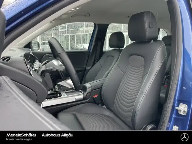 Mercedes-Benz EQB 300