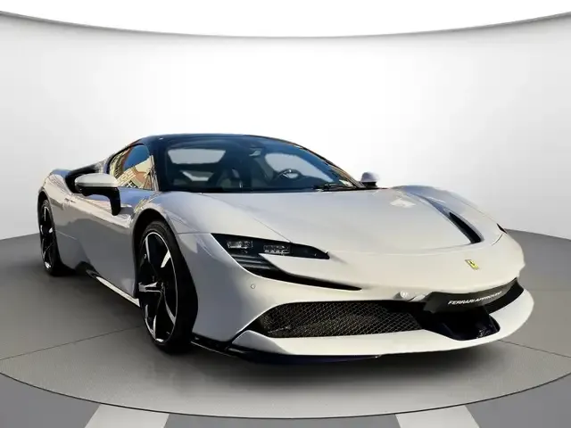 Ferrari SF90 Spider