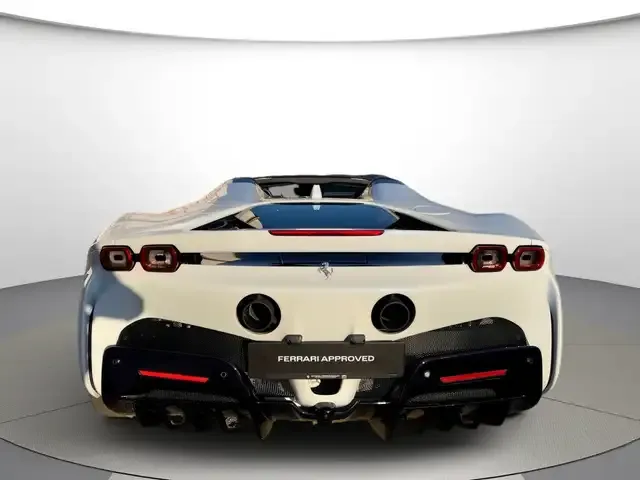 Ferrari SF90 Spider