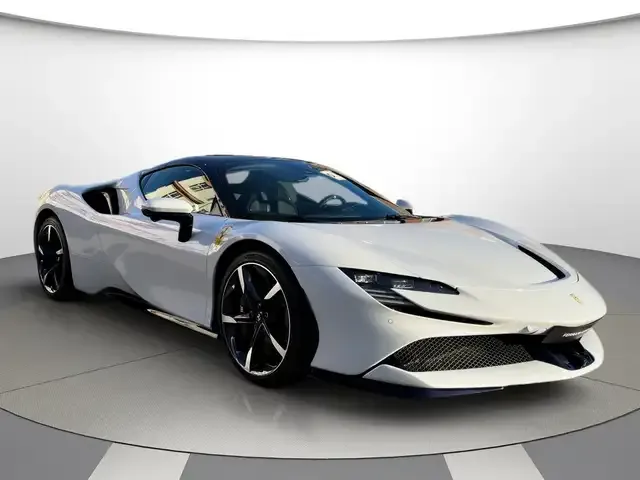 Ferrari SF90 Spider