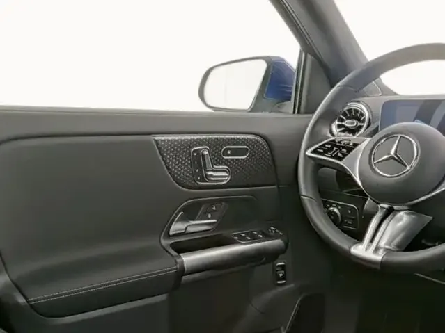 Mercedes-Benz EQA 300