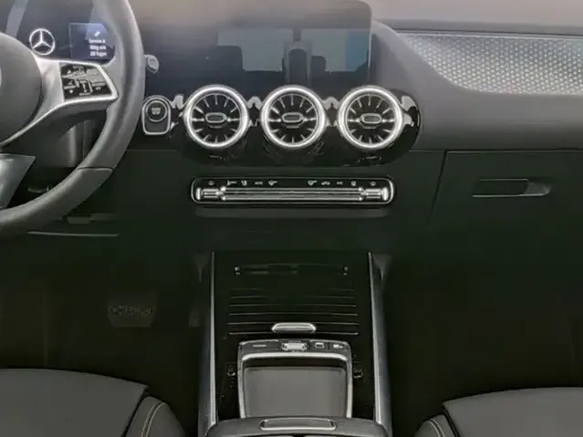 Mercedes-Benz EQA 300