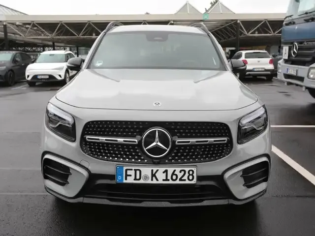 Mercedes-Benz GLB 200